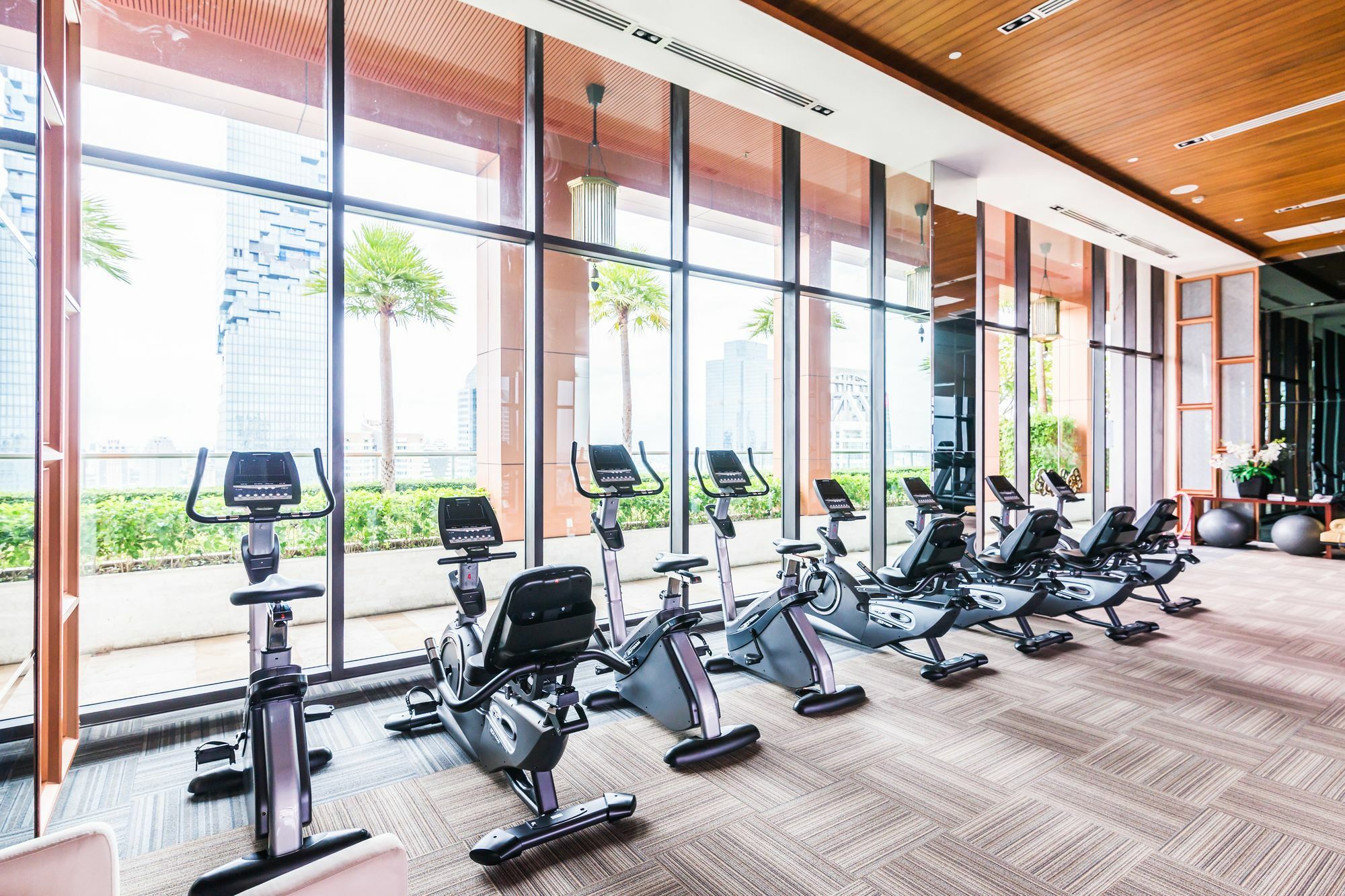 The Address Sathorn By Favstay กรุงเทพมหานคร ภายนอก รูปภาพ