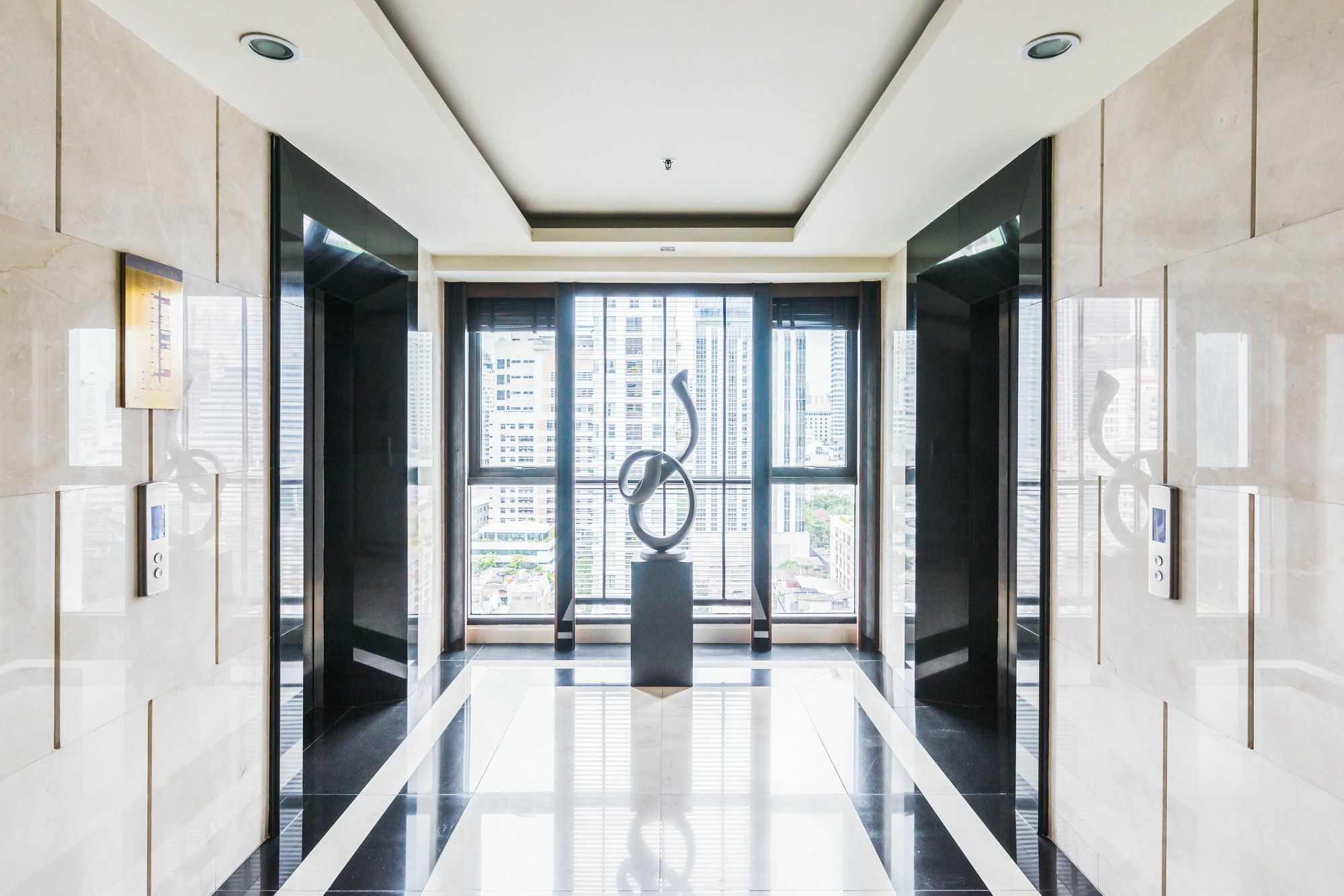 The Address Sathorn By Favstay กรุงเทพมหานคร ภายนอก รูปภาพ