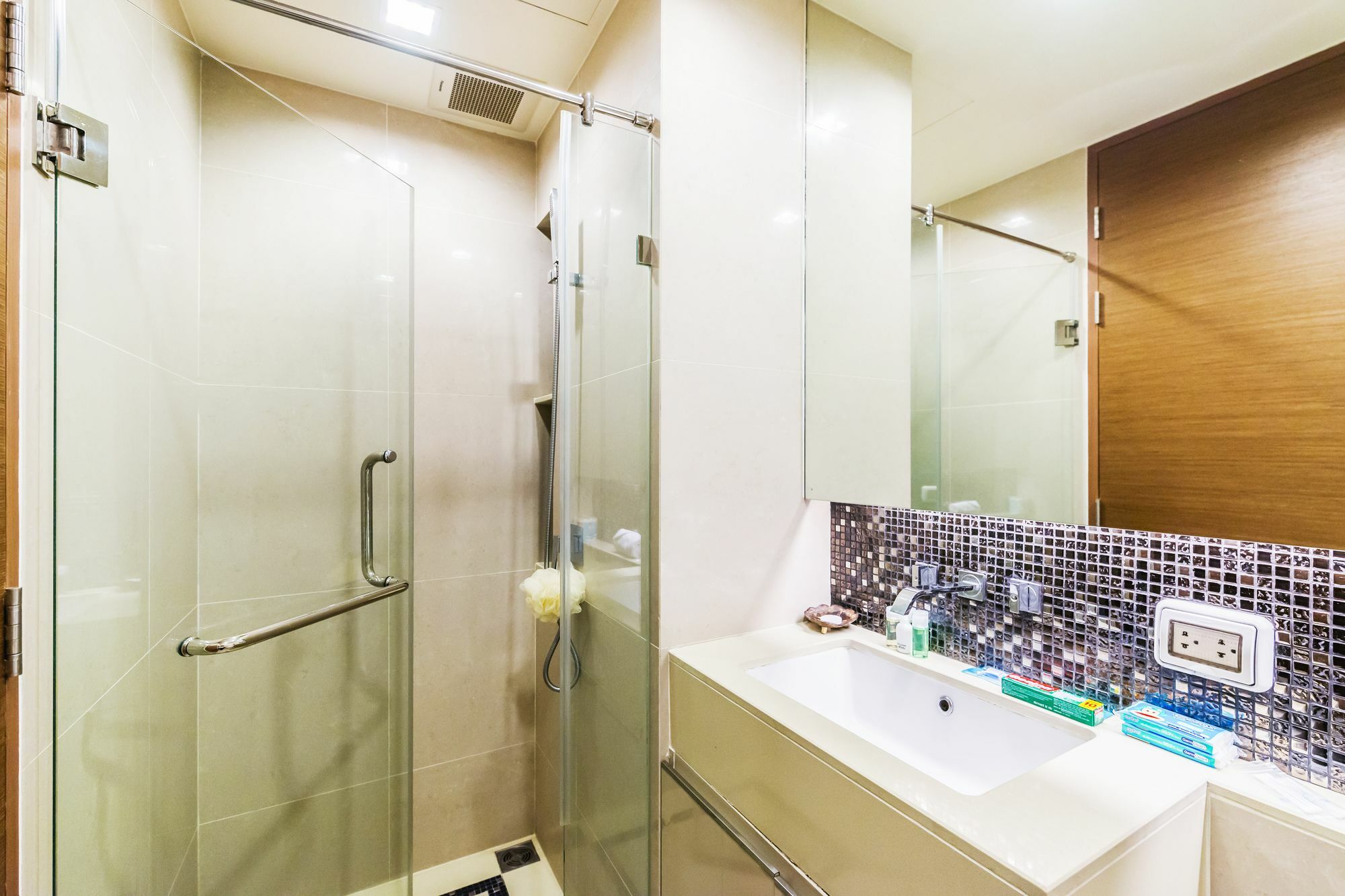 The Address Sathorn By Favstay กรุงเทพมหานคร ภายนอก รูปภาพ